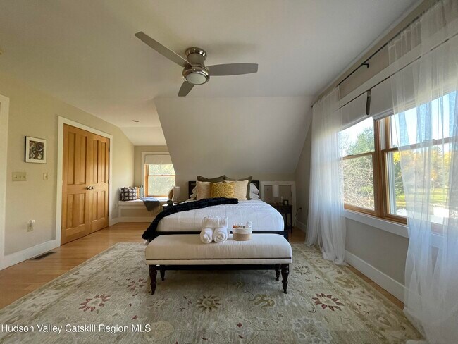 Building Photo - 37 Garage Place Rd