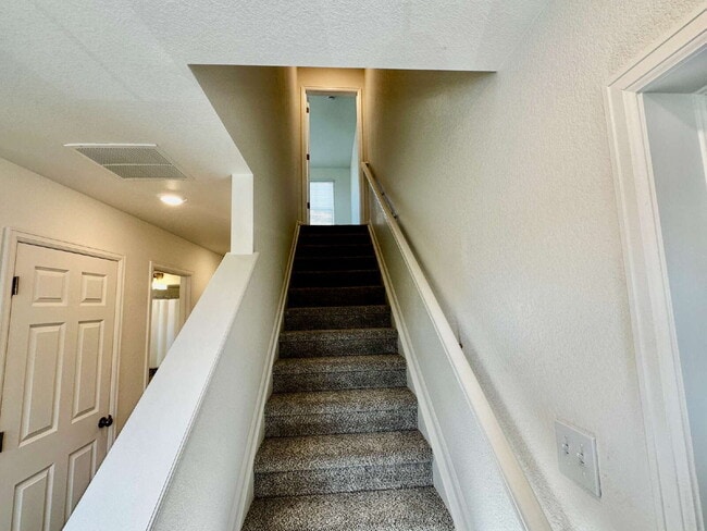 Building Photo - "Charming and spacious 3-Bed Sanctuary with 2.5 Baths the Reunion Community in Commerce City!"