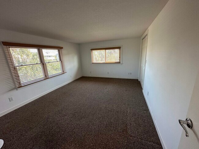 Building Photo - 6951 Middleton Ave