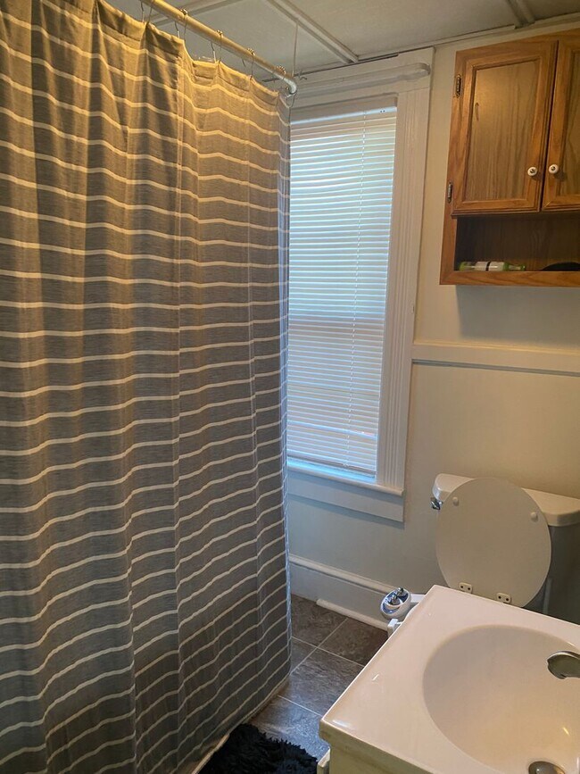 Building Photo - 319 N Charlotte St