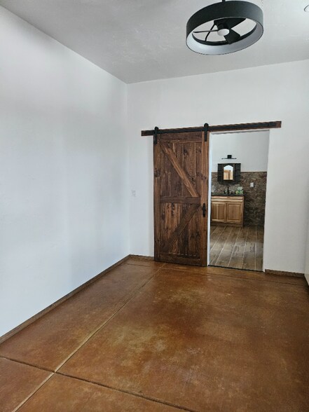 Building Photo - 3937 E Montecito St