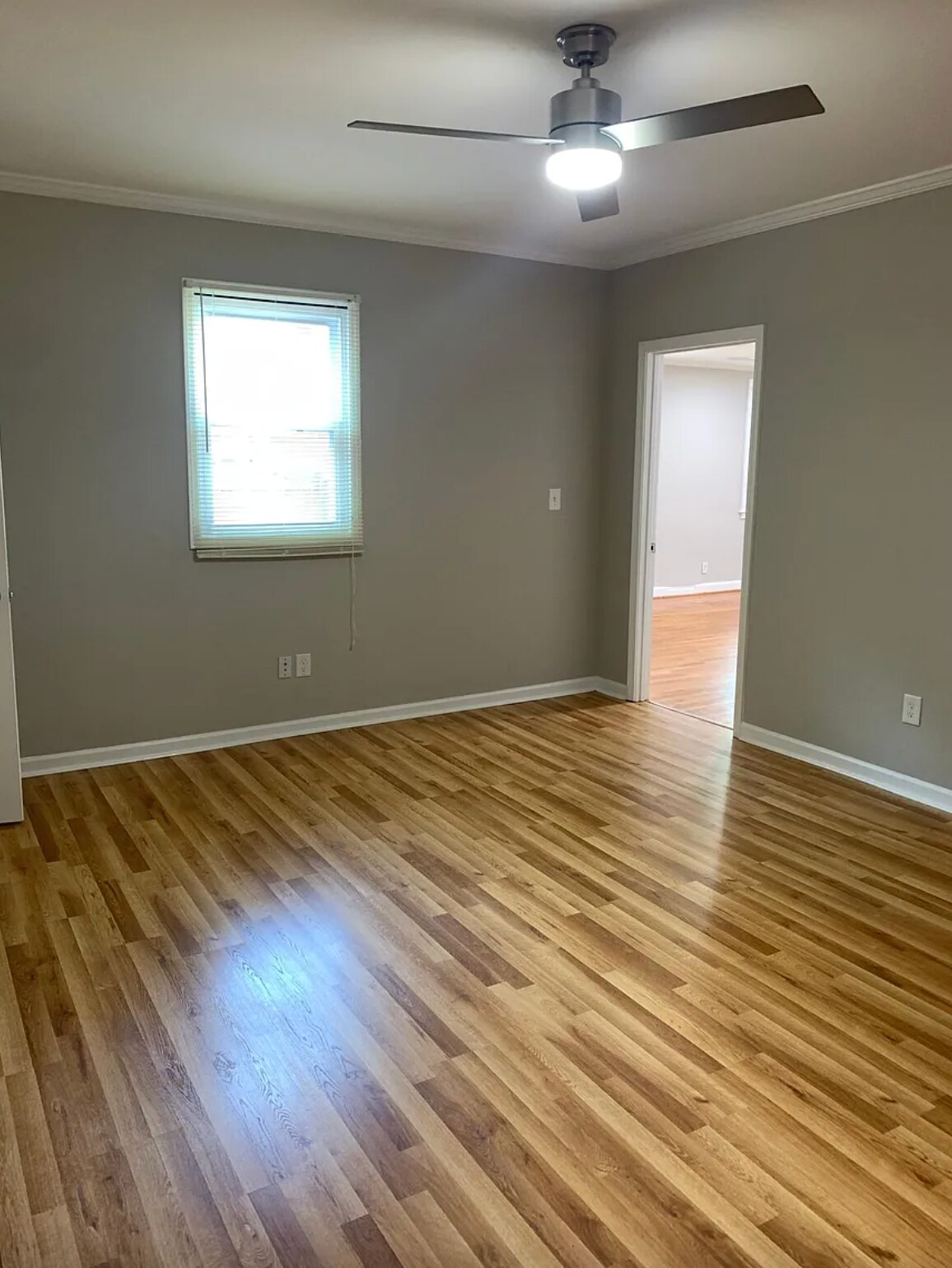 Building Photo - 864 Shadowridge Dr SE