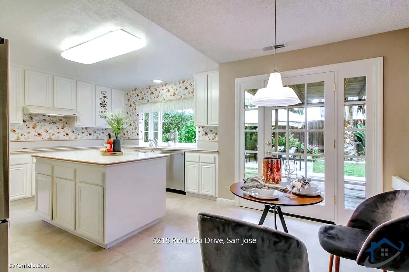 Building Photo - 5218 Rio Lobo Dr