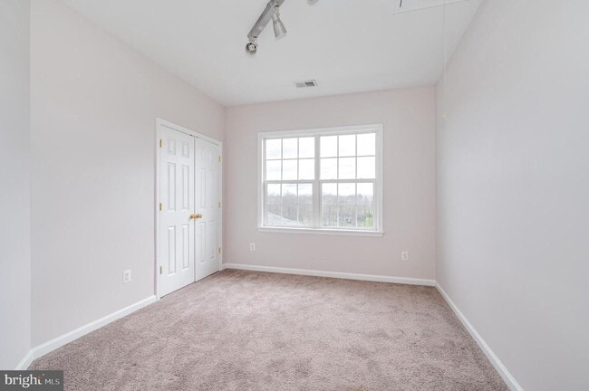 Building Photo - 54 Field Crest Ct
