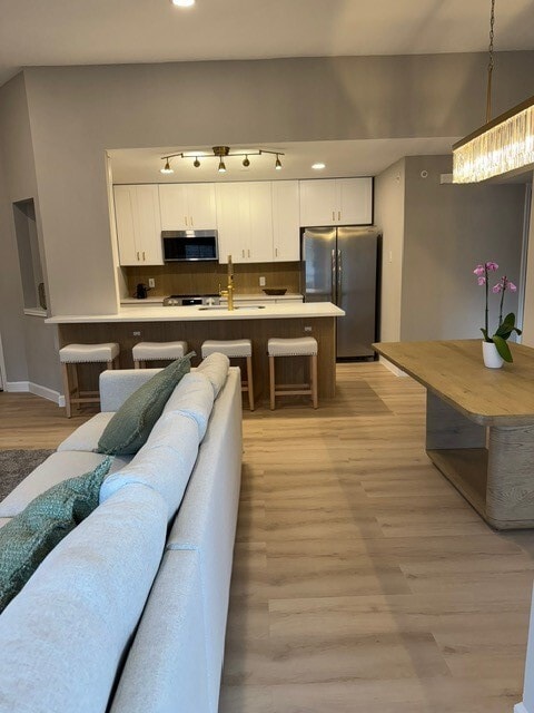 Building Photo - 8051 Bay Branch Dr