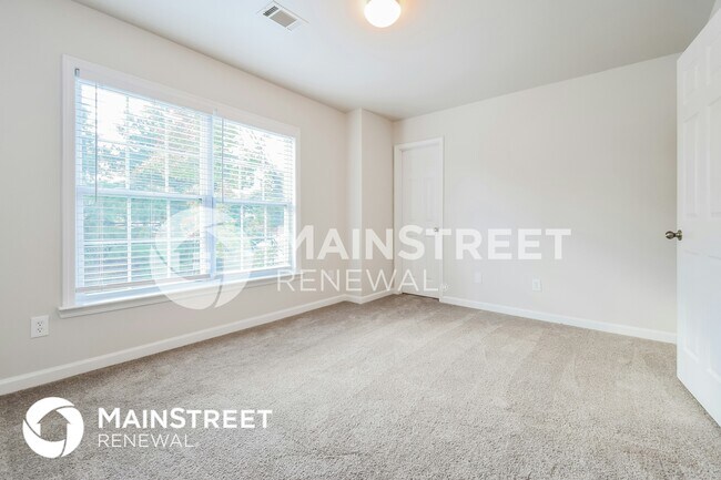 Building Photo - 8904 Crestview Cir
