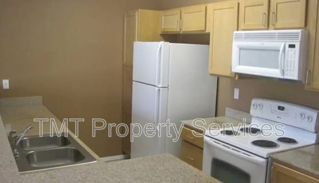 Primary Photo - 4200 E Commerce Way