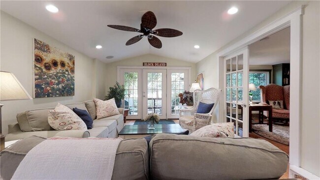 Building Photo - 95 Wood Ln