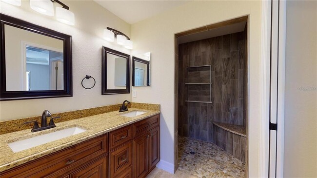 Building Photo - 4851 Kennett St