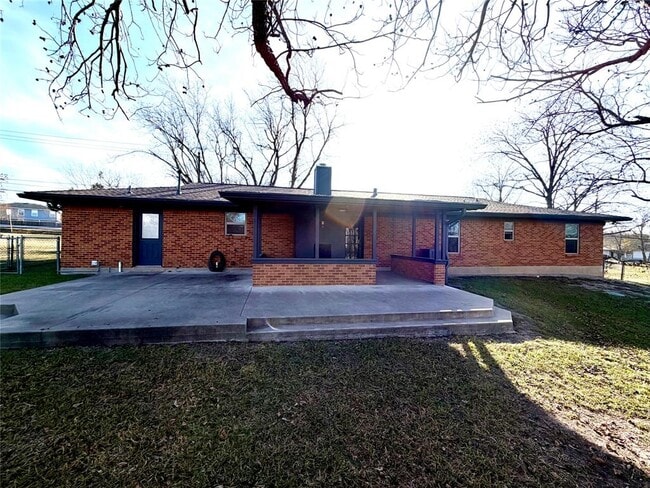 Building Photo - 9712 Springdale Rd