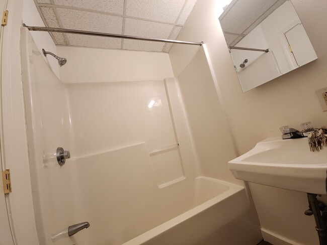 Modern Shower & Tub - 1374 Bucksport Rd