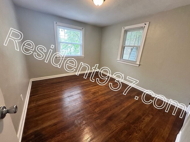 Building Photo - 2 Bed 1 bath home