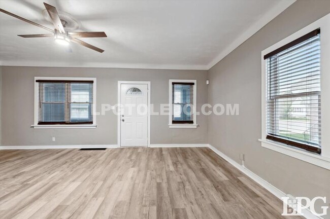 Building Photo - 533 Raymer Blvd