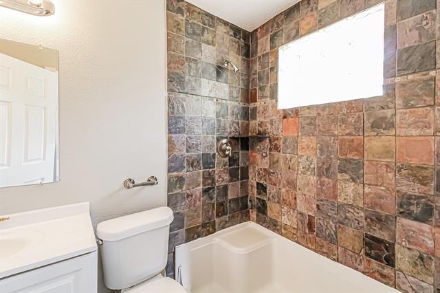 Building Photo - 3025 Montclair Pl