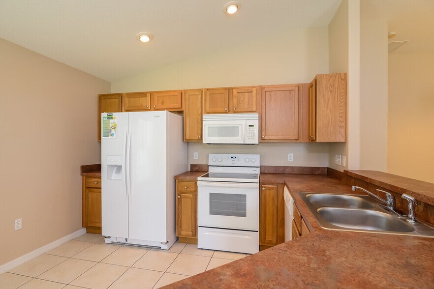 Building Photo - 7241 Twin Cedar Ln