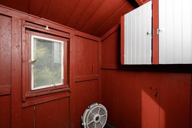 Building Photo - 233 Stow Ave