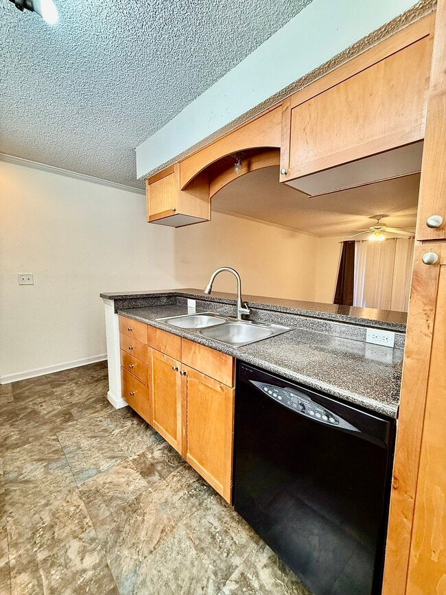 Building Photo - 2500 Winding Creek Blvd