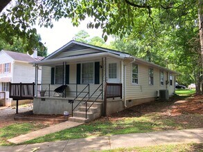 Building Photo - Sweet Retreat!  Updated 4br 2ba house w/ p...