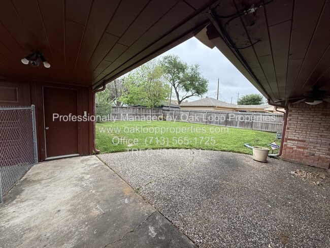 Building Photo - 7610 Burning Hills Dr