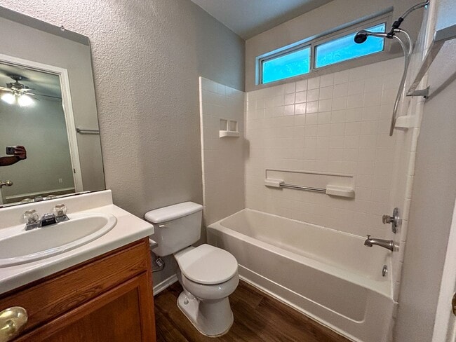 Building Photo - Cozy 3/2 in McKinney Park East