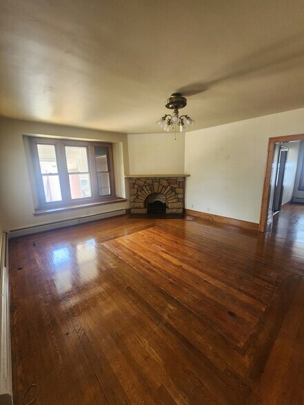 Building Photo - 205 S 15th St