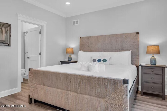 Building Photo - 13 5th Ave