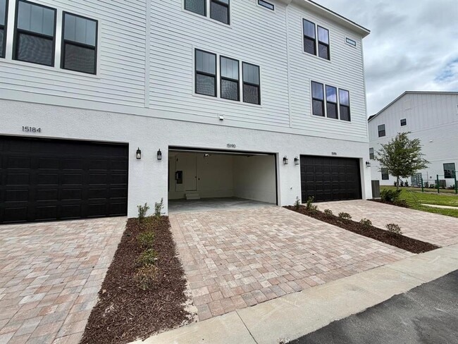 Building Photo - 15190 Groveside Rd