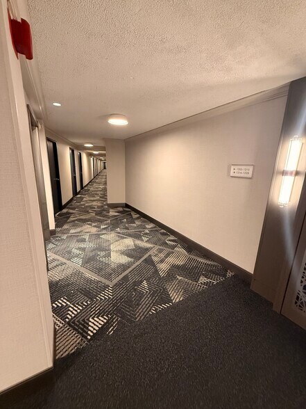 Building Photo - 10201 Grosvenor Pl