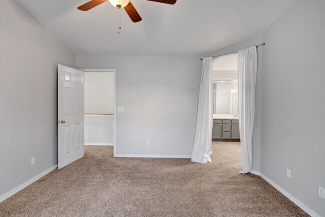 Building Photo - 450 Millstream Terrace