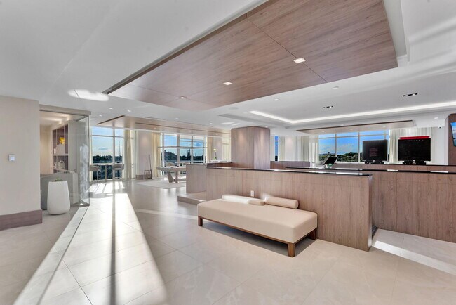 Building Photo - 220 Lake Shore Dr