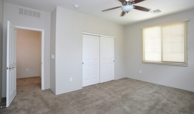 Building Photo - 381 E Calderwood Rd