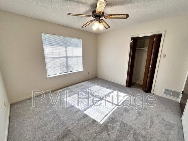 Building Photo - 3101 Brooken Hill Dr