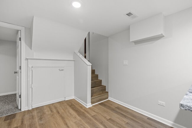 Building Photo - 236 Callan Ave