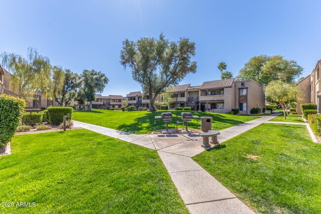 Building Photo - 5995 N 78th St