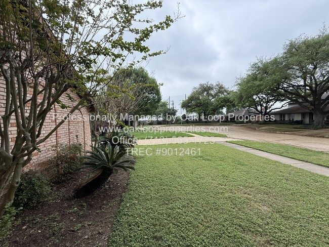 Building Photo - 7610 Burning Hills Dr