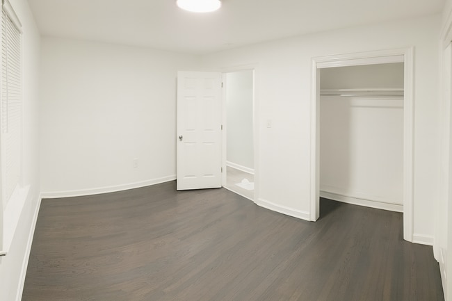 Building Photo - 306 Clifton Ave