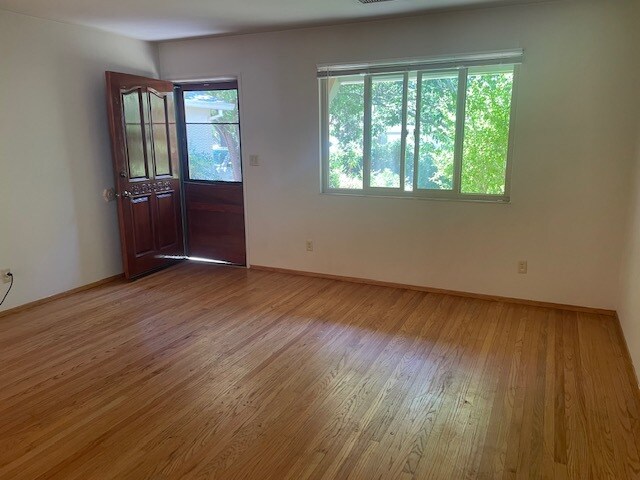 Front entry into living room - 1208 Cypress Ln