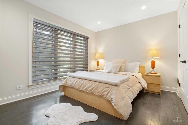 Building Photo - 1052 Margret St