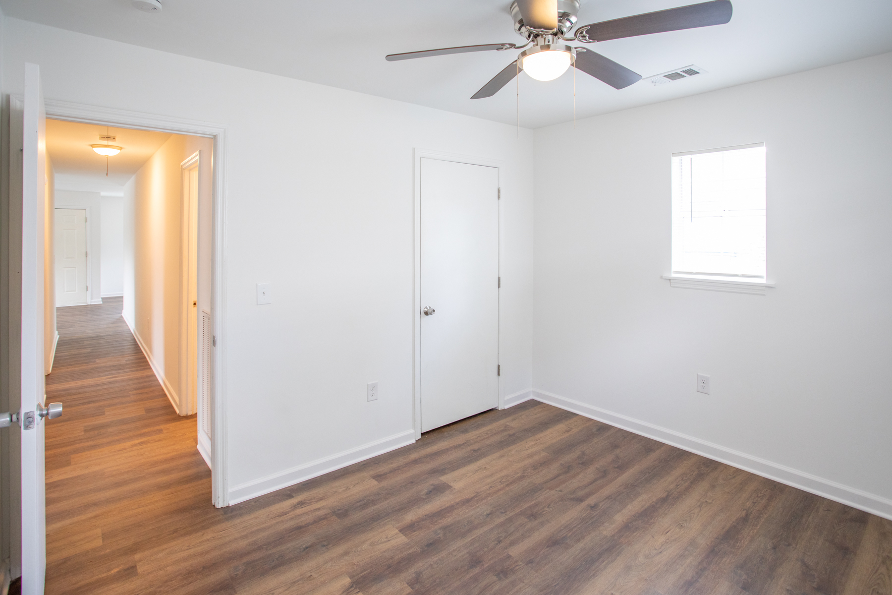 back bedroom - 1220 E 57th St