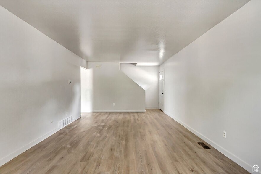 Building Photo - 505 Mansfield Ave S