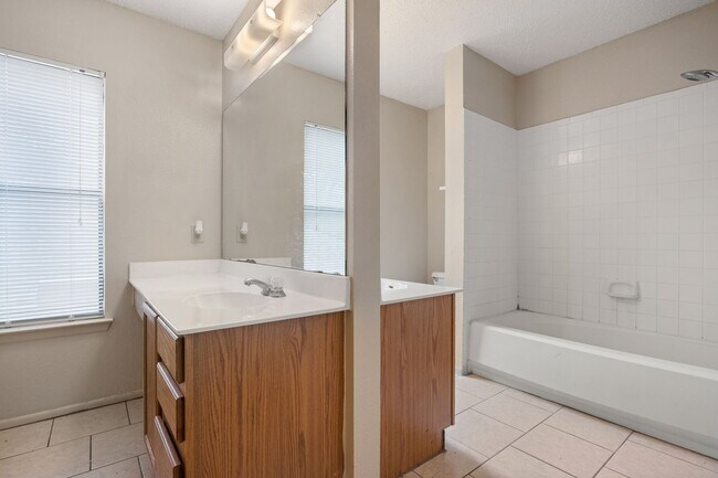 Building Photo - Large Open Floor Plan in Longs Creek!!!