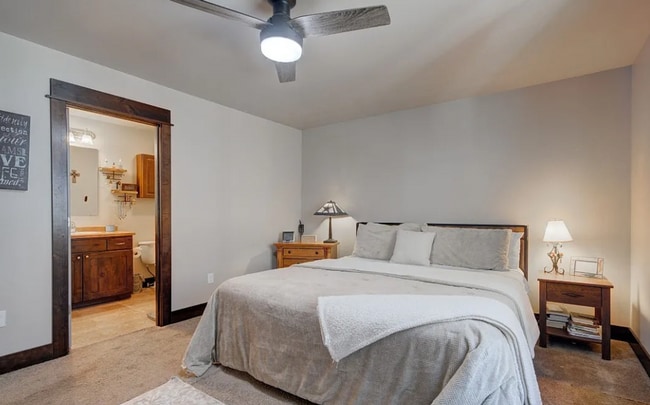 Building Photo - Well-kept Townhome for Rent in Bozeman! Near Parks, Schools and Trails.