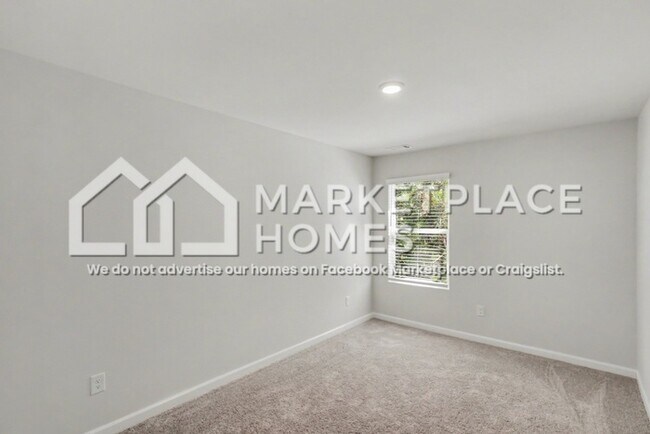 Building Photo - 280 Oakwood Dr NW