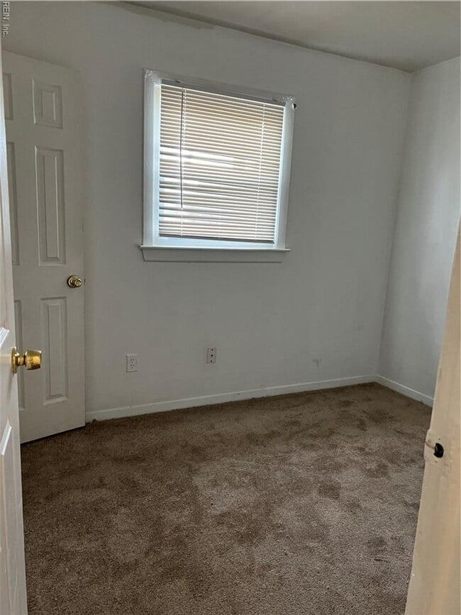 Building Photo - 3-Bedroom Ranch in Camellia Gardens