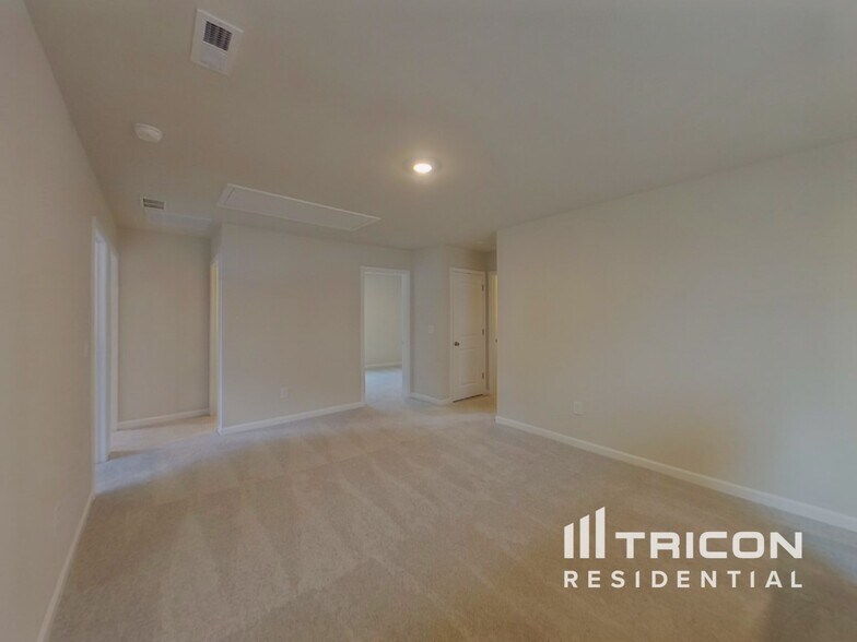 Building Photo - 4030 Rustling Grass Trl