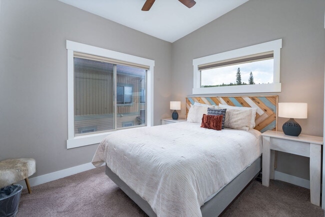 Building Photo - 278 Mountain Willow Dr