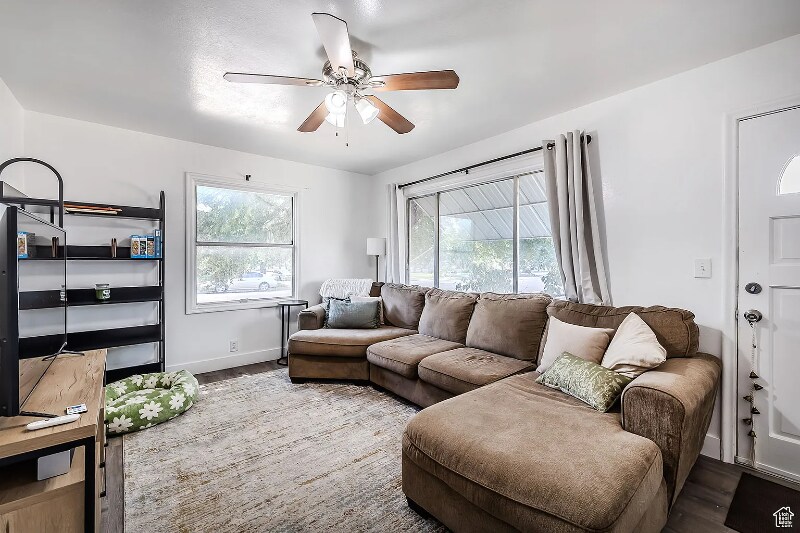 Building Photo - 810 600 W