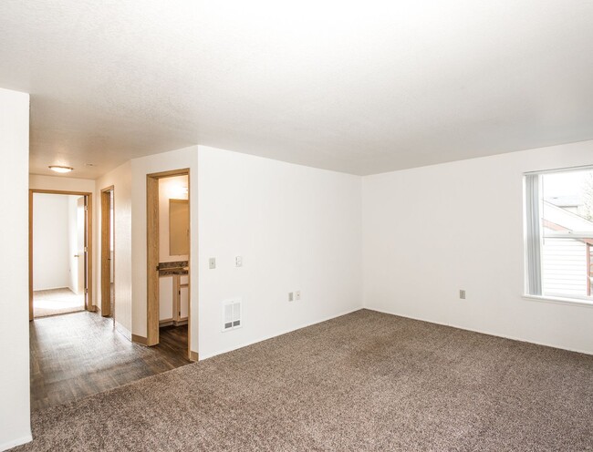 Interior Photo - River Crest Apartments