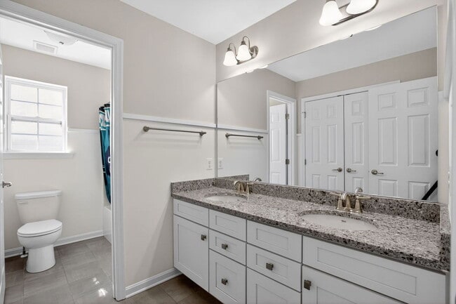 Building Photo - 41309 Chestnut Hill St