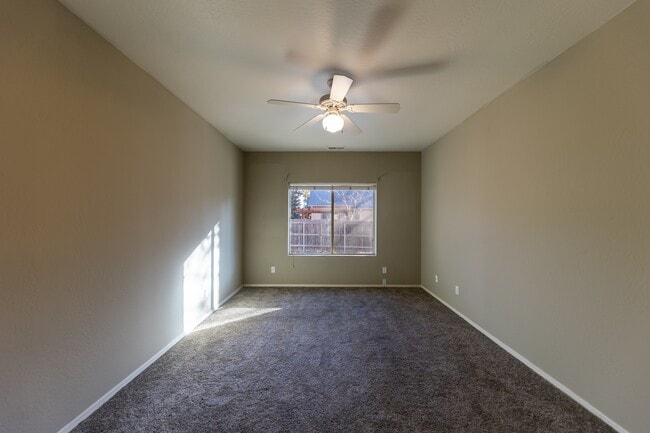 Building Photo - 19 W Soap Creek Trail